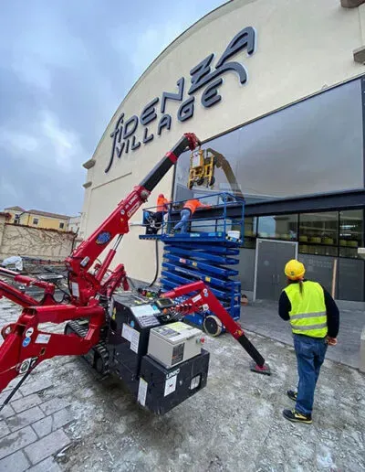 Posa grandi vetrate con MINIGRU 295