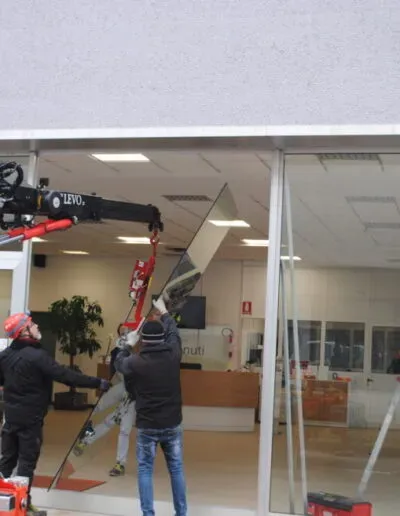 Sostituzione di vetrate con la ventosa KAPPEL DSKEB2 (750 kg)