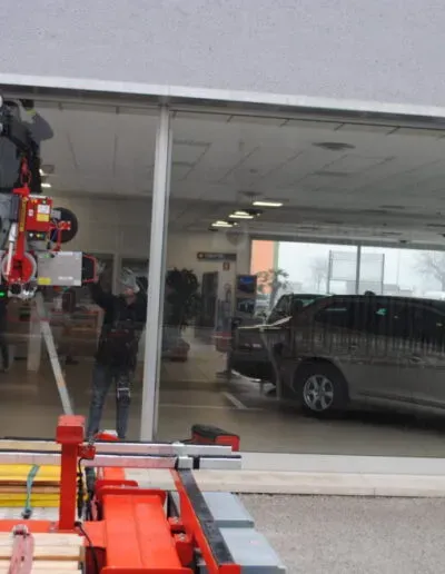 Sostituzione di vetrate con la ventosa KAPPEL DSKEB2 (750 kg)